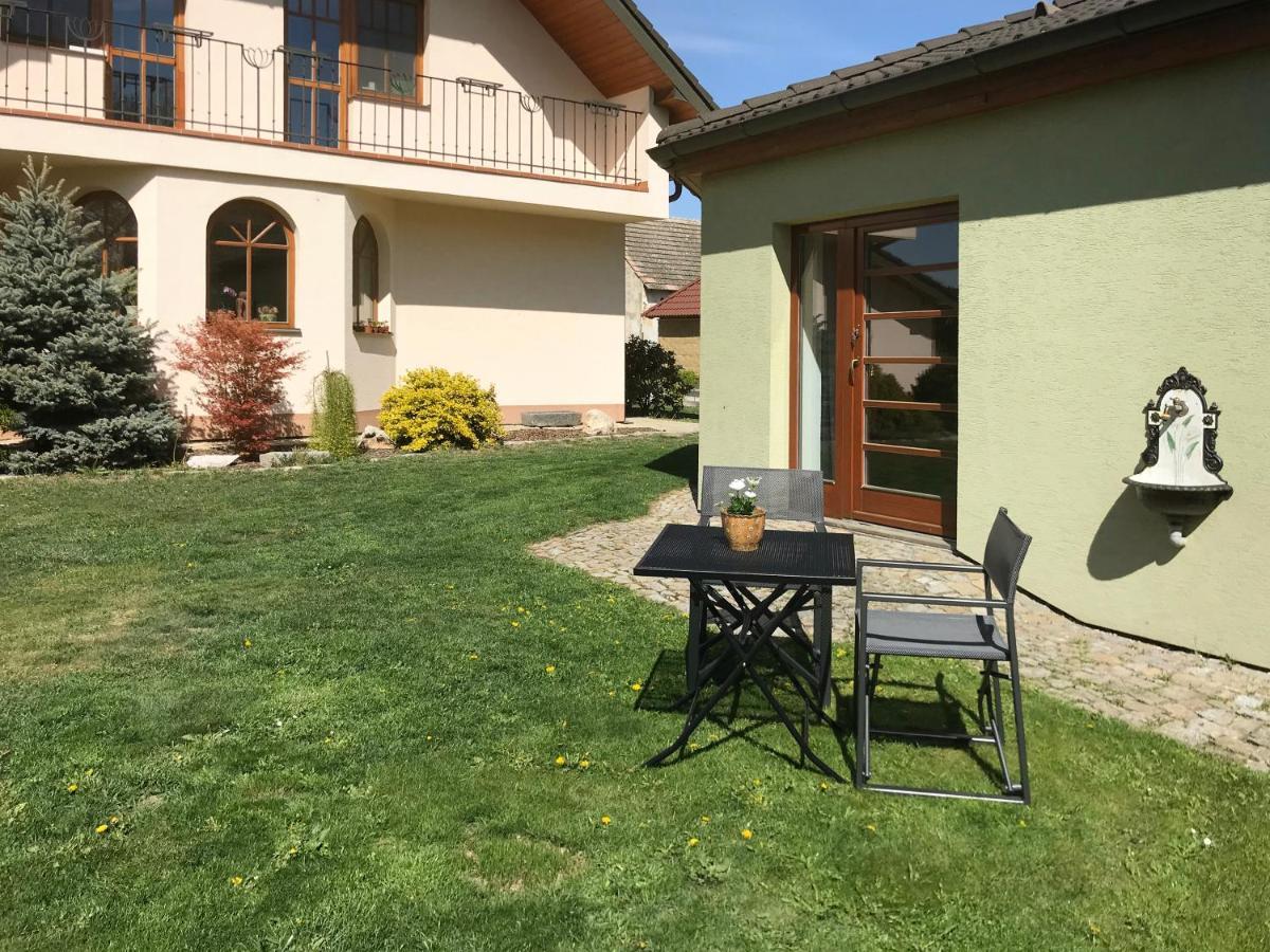 Apartman Hosin Daire Hluboká nad Vltavou Dış mekan fotoğraf